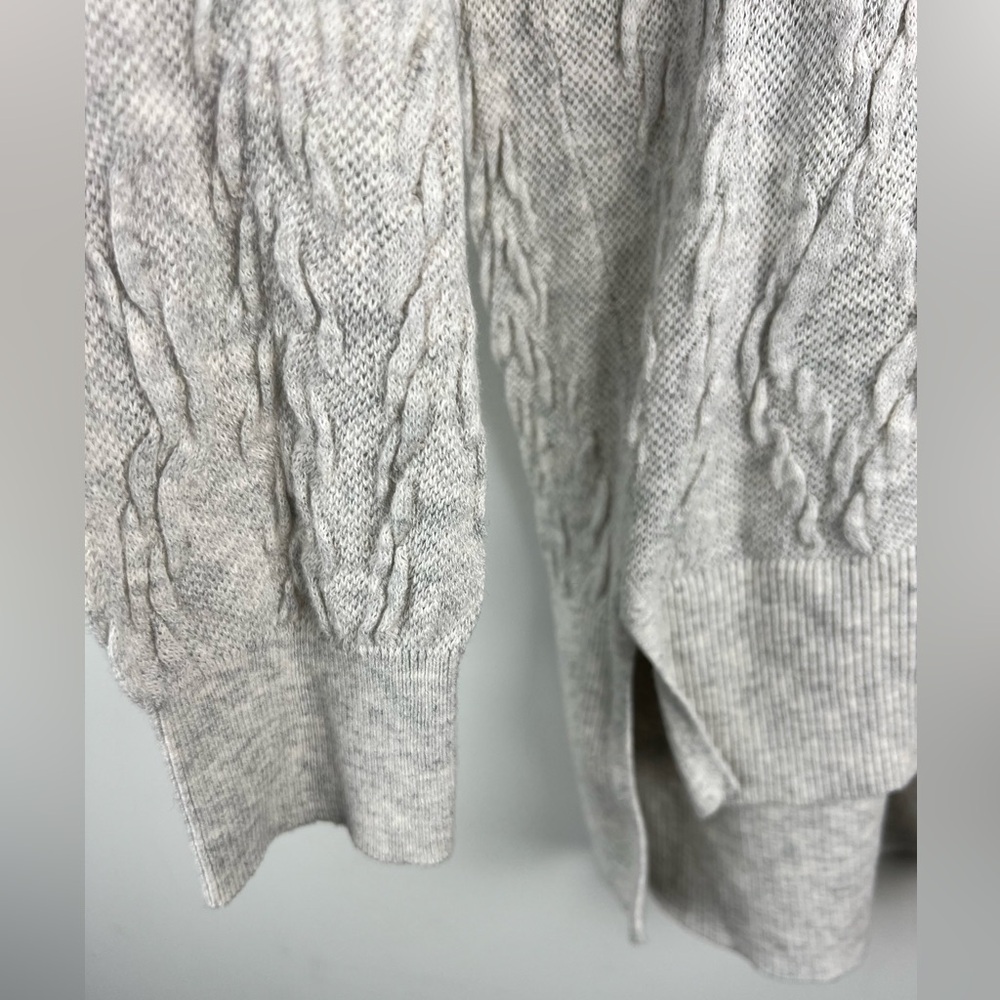 Simply Vera Light Gray Textured Sweater size meduim - Picture 3 of 8